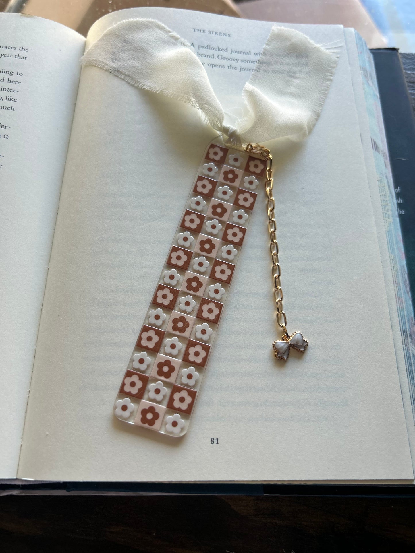 Neutral Flower bookmark