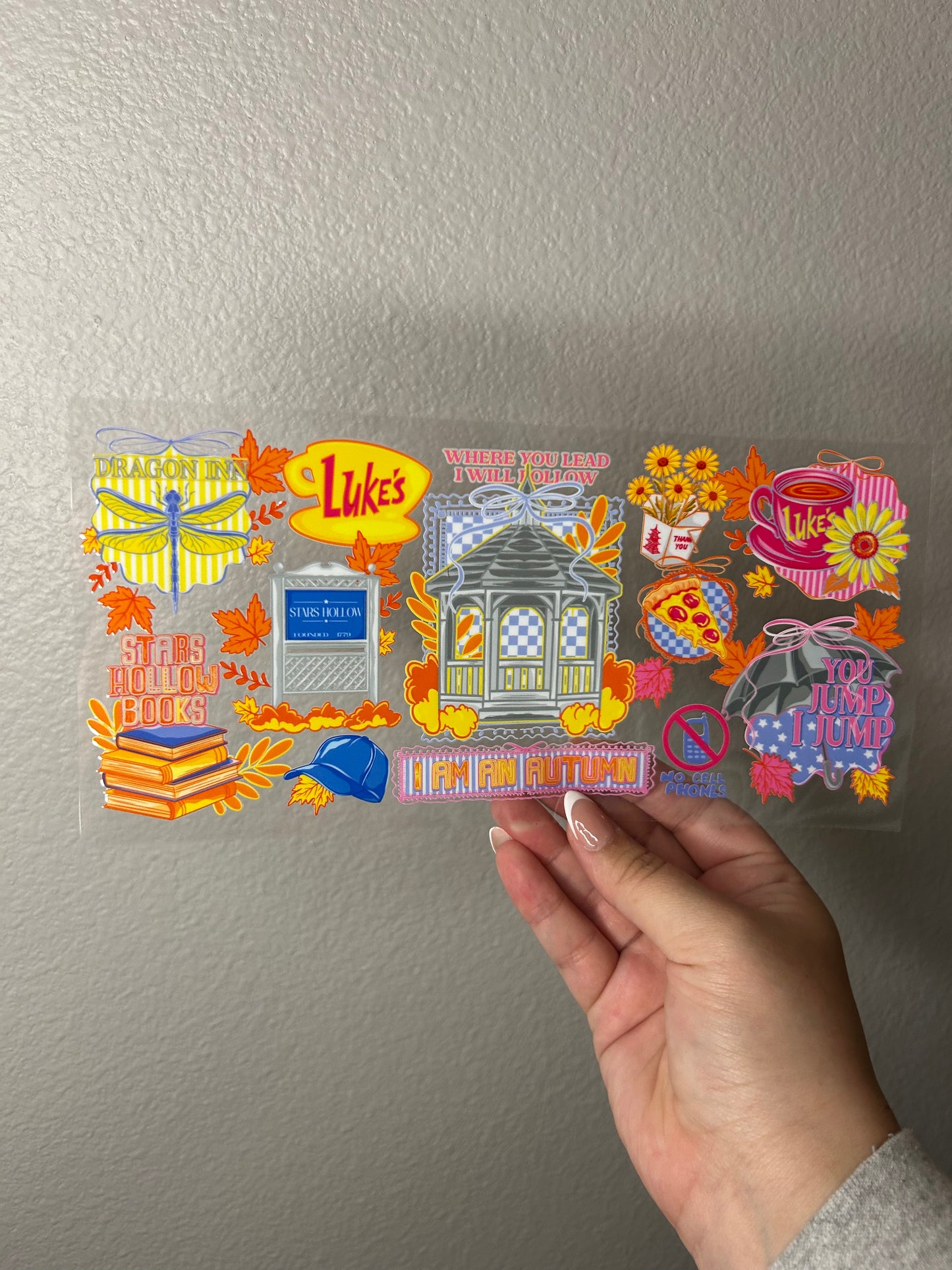 Gilmore Girls Stars Hollow Cup Wrap
